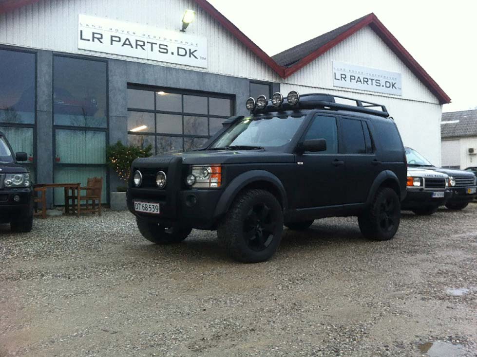 Discovery 3 matsort med +4 tommer undervogn og 35 tommer dæk på 20 tommer fælge