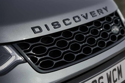 Land Rover "DISCOVERY" logo sæt - Blank sort - til Discovery Sport modellens kølerhjelm