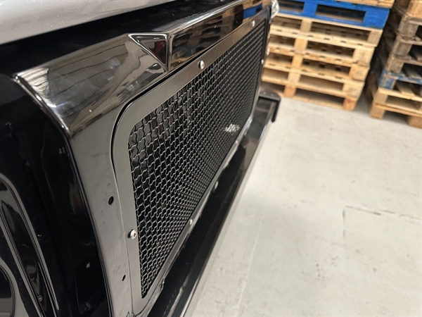 Land Rover Defender Stage 1 V8 grill - Sort