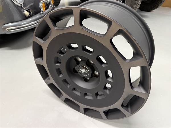 Land Rover Defender 22" Oversize All Terrain hjul sæt til New Defender L663 - OCTA Design - Black Edition