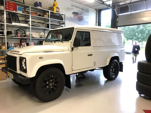 Land Rover Defender Sawtooth 18" dæk og fælg sæt - 5 stk.