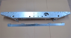 Land Rover Defender 90" Td5 & Puma chassis reparations tværvange med chassis beslag - Galvaniseret