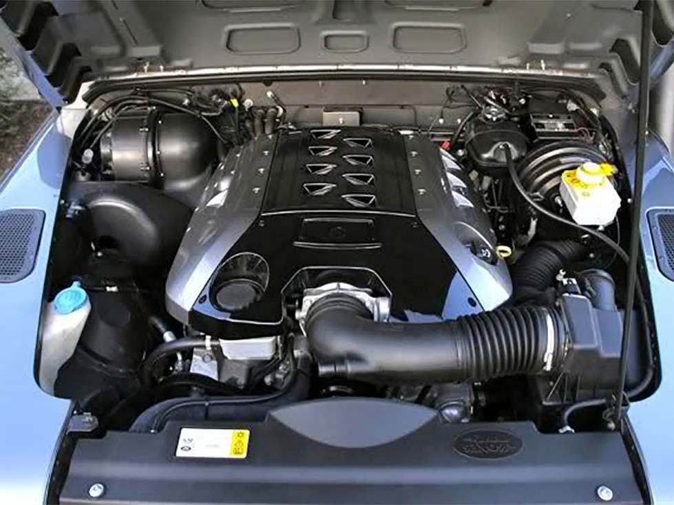 Defender med Corvette LS3 V8 6,2 480 HK