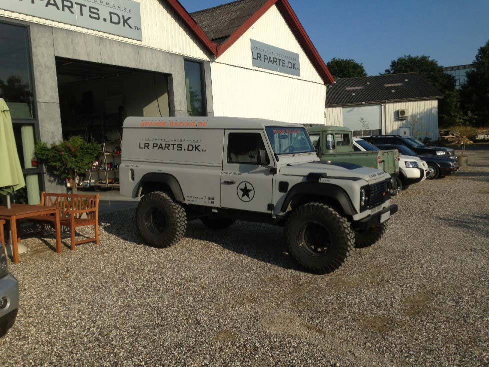 Defender 110 firmabil - så vidt vides den groveste lånebil i DK