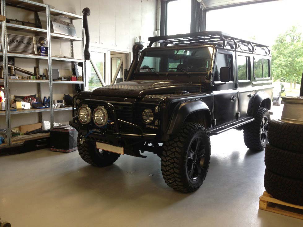 Defender 110 i mat UPS brun