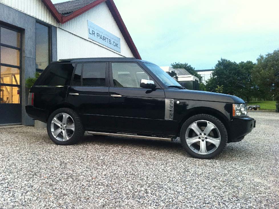 Range Rover med 22 tommer RRS fælge og 30540-22 dæk