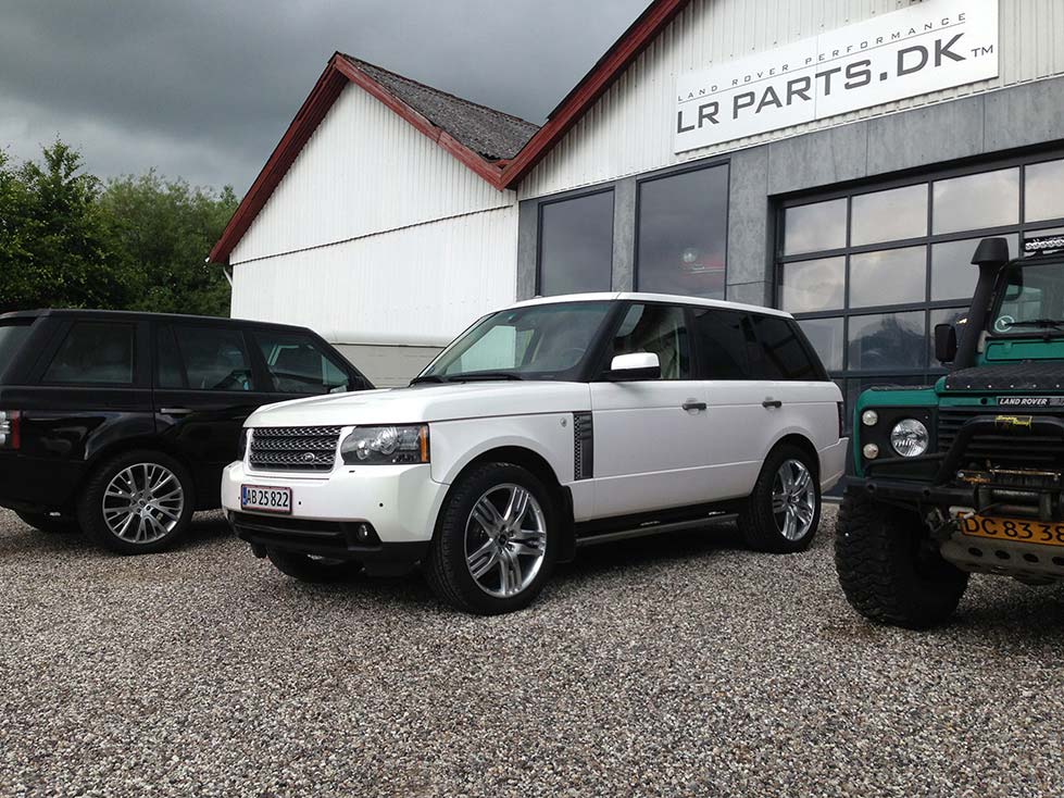 Range Rover Vogue Hvid med 22 tomme og 305 terræn dæk