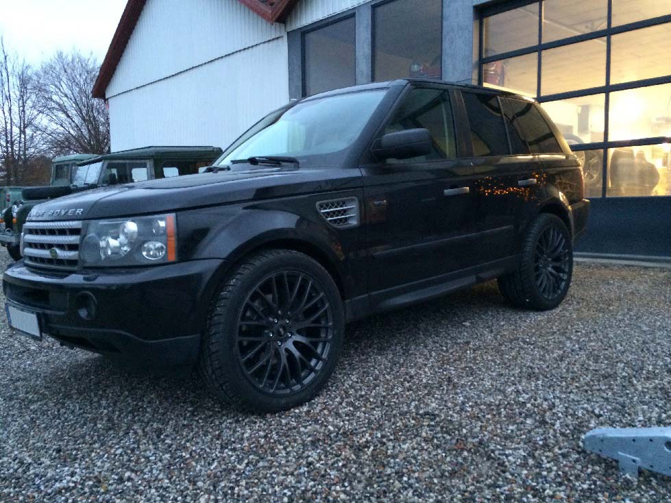 Range Rover Sport med 22 tommer Multispoke fælge og oversize dæk