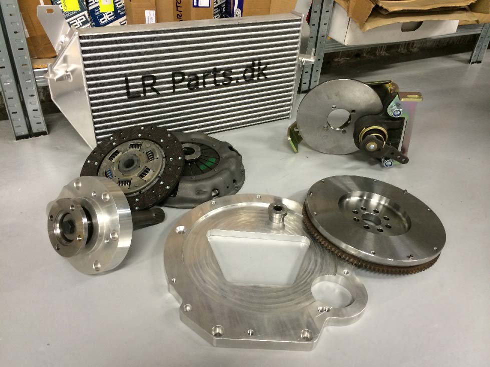 Ombygningskit så den 6-cylindrede BMW 3,0 Diesel kan monteres i Defender Td4 modellen